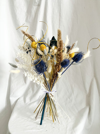 Dried flowers yellow and blue